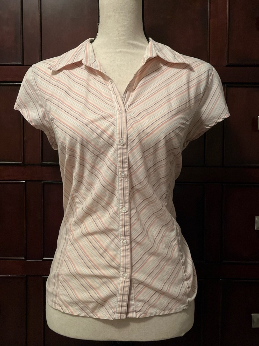 Hillard & Hanson Pink and White Striped Button-Down Shirt